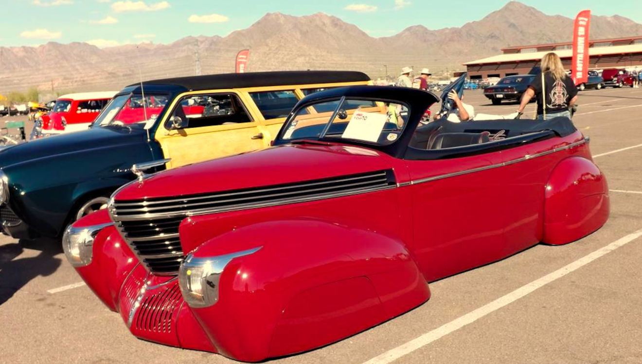 Custom red roadster at an Arizona car show